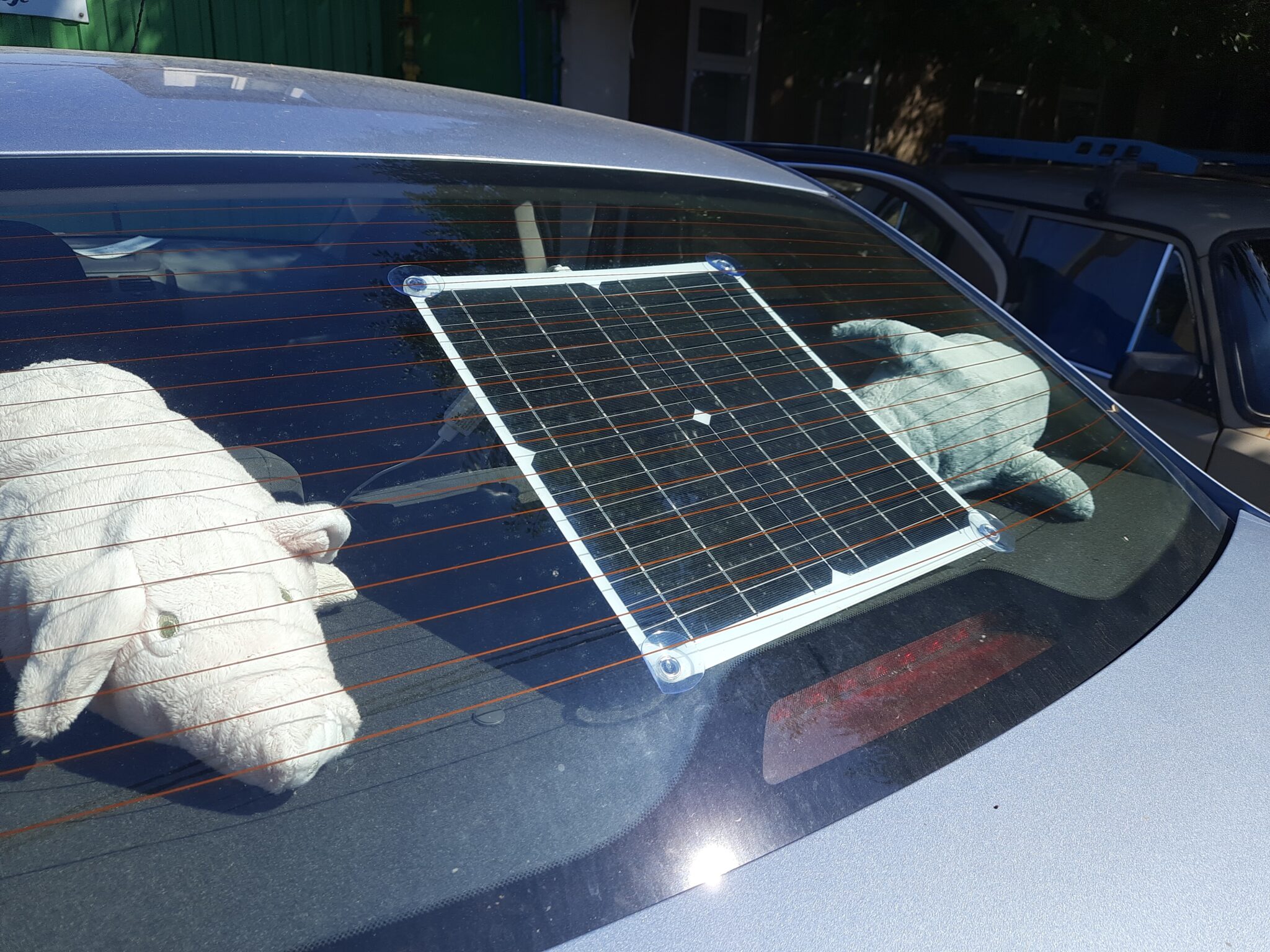 Автомобильные солнечные батареи: Топ лучших, как правильно выбрать, плюсы, минусы и цены
